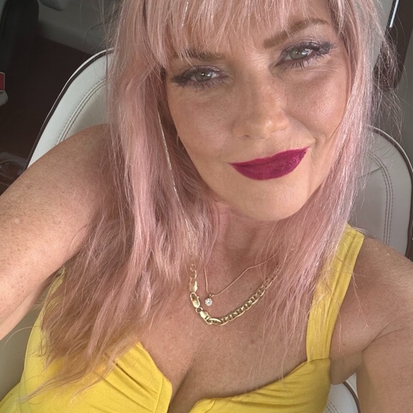 Meet your Posher, Leilani - Picture 5 of 15